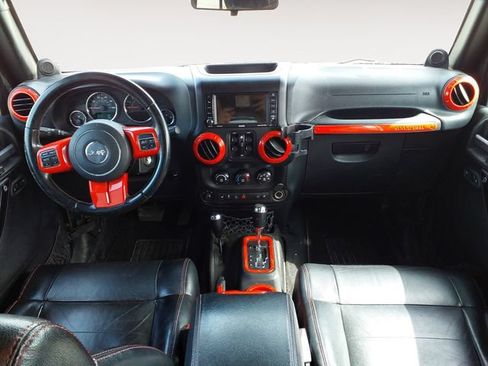 Used 2012 Jeep Wrangler Unlimited Sahara AWD/4WD image 10