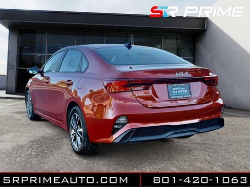 Used 2022 Kia Forte LXS image 2