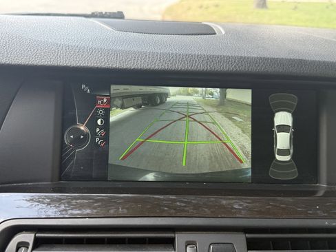 Used 2013 BMW 528i xDrive Sedan image 16