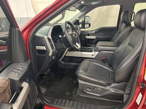 Used 2017 Ford F250 Lariat w/ Chrome Package image 9