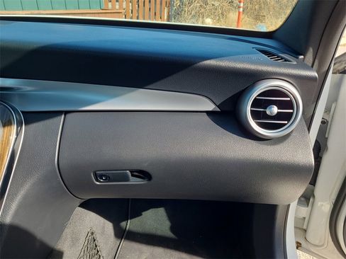 Used 2018 Mercedes-Benz C 300 4MATIC Sedan image 16