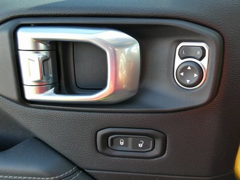 Used 2023 Jeep Wrangler Unlimited Sahara w/ Cold Weather Group image 22