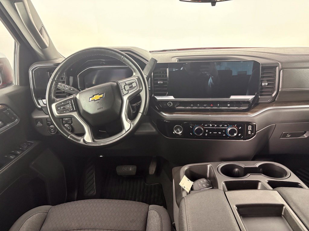 Used 2024 Chevrolet Silverado 1500 LT AWD/4WD image 14