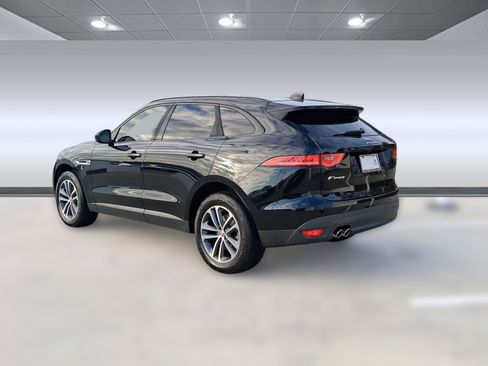 Used 2017 Jaguar F-PACE Premium image 3