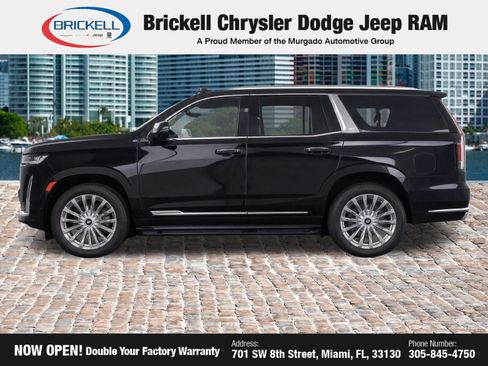 Used 2024 Cadillac Escalade Premium Luxury AWD/4WD image 6
