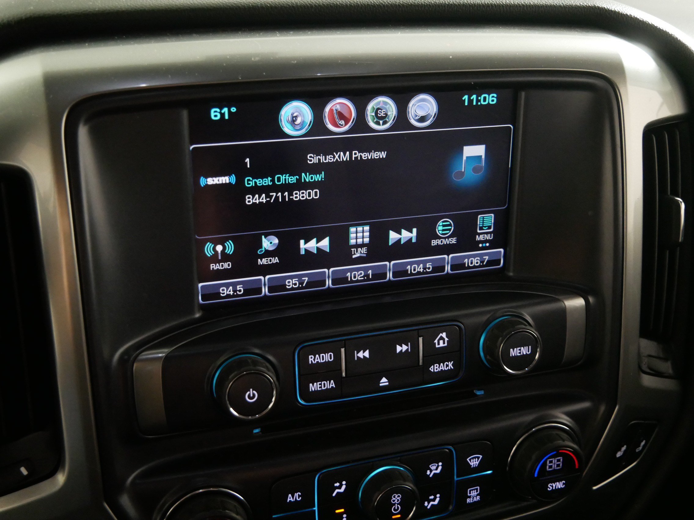 Used 2017 Chevrolet Silverado 1500 LT w/ All Star Edition AWD/4WD image 22