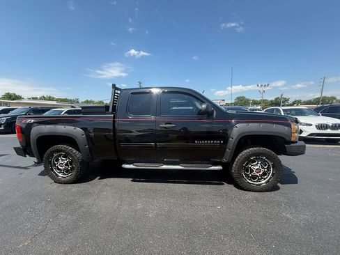 Used 2009 Chevrolet Silverado 1500 LT w/ Power Pack Plus AWD/4WD image 2