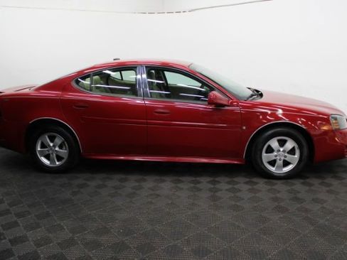 Used 2006 Pontiac Grand Prix w/ Preferred Package image 4