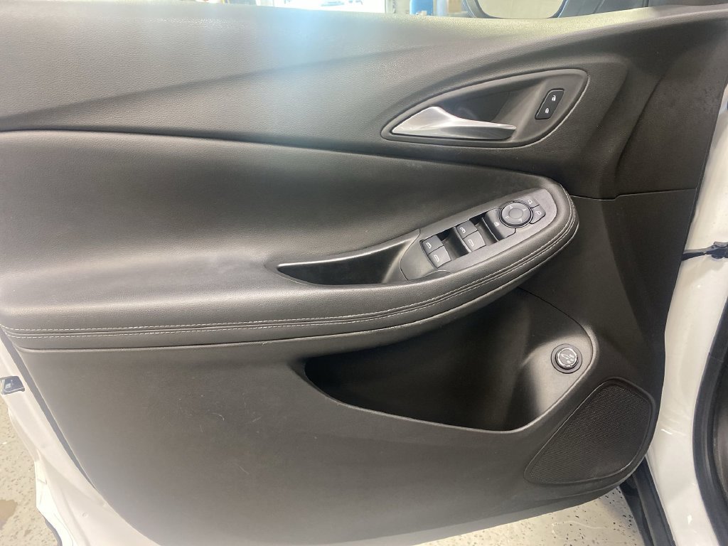 Certified 2024 Buick Encore GX Preferred w/ Comfort Package FWD image 30