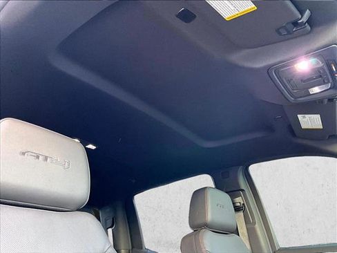 Certified 2025 GMC Sierra 1500 AT4 w/ AT4 Premium Package image 17