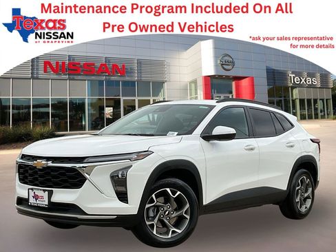 Used 2025 Chevrolet Trax LT image 1