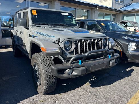 Used 2023 Jeep Wrangler Unlimited Rubicon 4xe AWD/4WD image 2