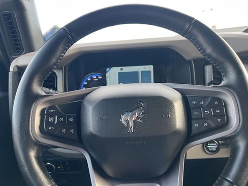 Used 2023 Ford Bronco Wildtrak image 16