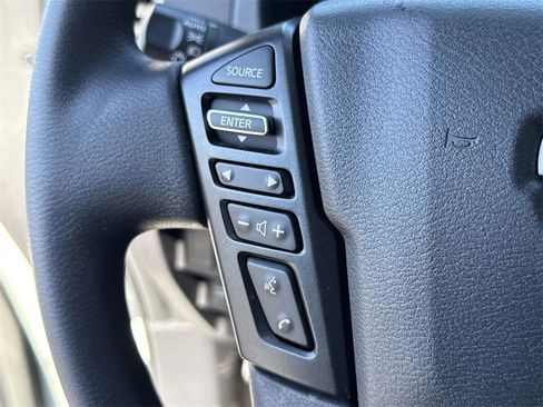 Used 2024 Nissan Frontier SV image 35