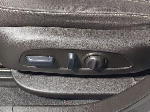 Used 2023 GMC Acadia SLE w/ Driver Convenience Package image 24