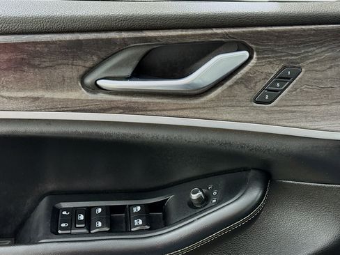 Used 2022 Jeep Grand Cherokee Limited 4xe image 21