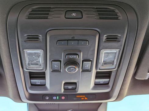 Used 2021 Cadillac Escalade Premium Luxury RWD image 33