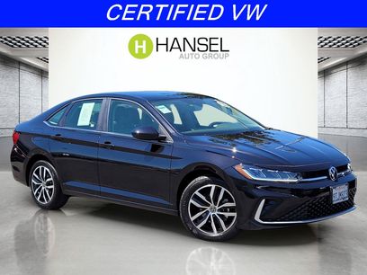 Used 2025 Volkswagen Jetta SE w/ Sunroof Package