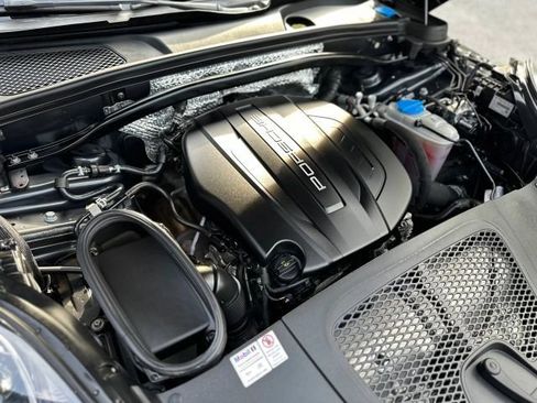 Used 2018 Porsche Macan Sport Edition image 43