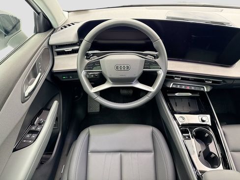 Used 2026 Audi Q3 quattro 2.0T w/ Driver Assistance Package AWD/4WD image 11