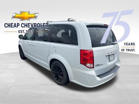 Used 2019 Dodge Grand Caravan SXT FWD image 3