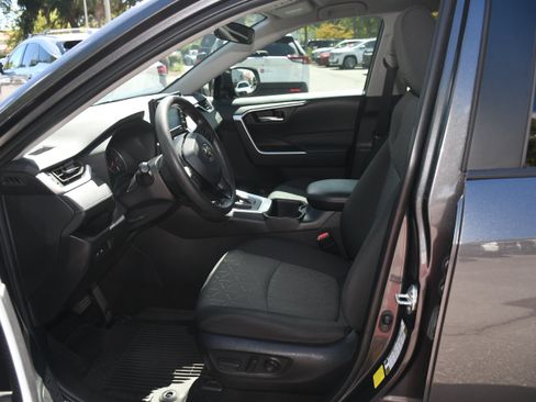 Used 2022 Toyota RAV4 XLE FWD image 7