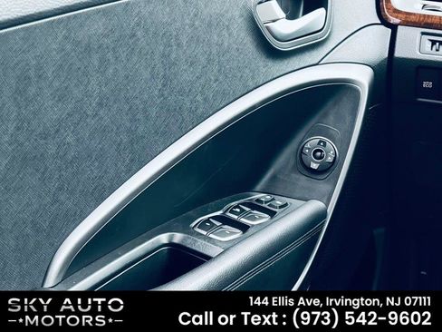 Used 2013 Hyundai Santa Fe Sport 2.0T AWD/4WD image 16