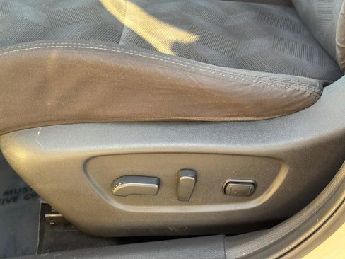 Used 2016 Nissan Rogue SV image 23