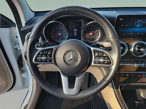Certified 2022 Mercedes-Benz GLC 300 image 27
