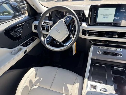 New 2026 Lincoln Aviator AWD image 14