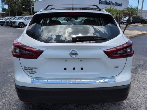 Used 2022 Nissan Rogue Sport SL FWD image 5