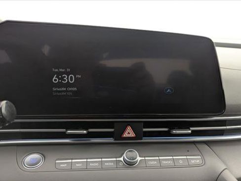 Used 2025 Hyundai Elantra SEL image 27