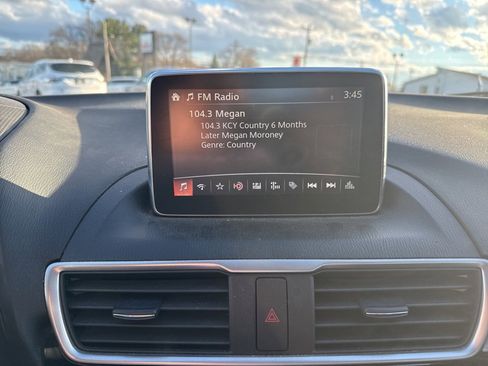 Used 2016 MAZDA MAZDA3 i Sport w/ Preferred Equipment Package image 25