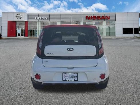 Used 2017 Kia Soul + w/ Designer's Package FWD image 6
