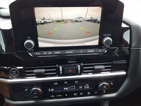 Used 2024 Nissan Pathfinder SV image 13