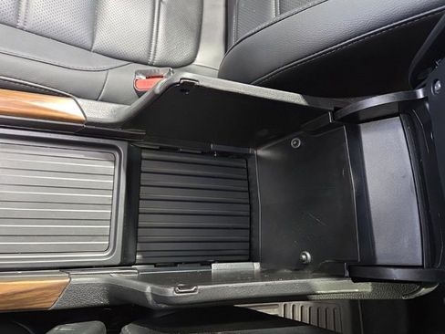 Used 2021 Honda CR-V Touring image 25