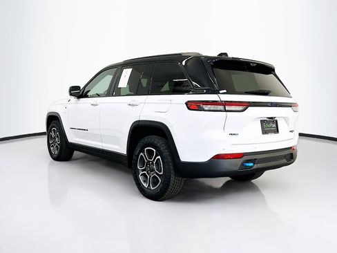 Used 2024 Jeep Grand Cherokee Trailhawk w/ Advanced Protech Group II AWD/4WD image 5