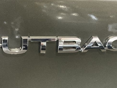 Used 2018 Subaru Outback 2.5i Premium AWD/4WD image 8