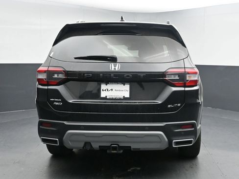 Used 2023 Honda Pilot Elite image 8