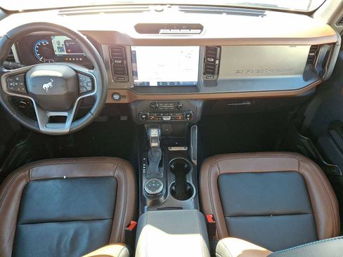 Used 2024 Ford Bronco Outer Banks image 11