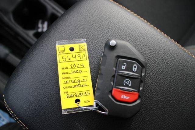 Used 2024 Jeep Wrangler Unlimited Sahara AWD/4WD image 36