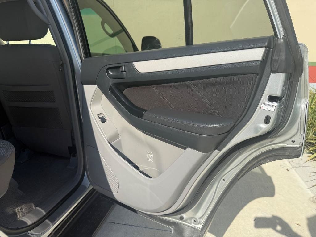 Used 2007 Toyota 4Runner SR5 AWD/4WD image 32