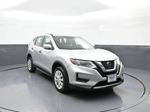 Used 2018 Nissan Rogue S AWD/4WD image 3
