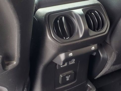 Used 2018 Jeep Wrangler Unlimited Rubicon w/ Dual Top Group image 34