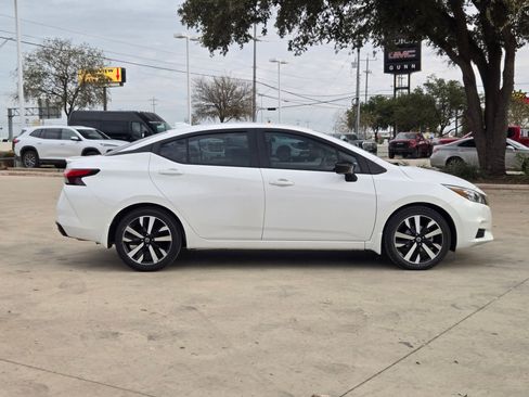 Used 2022 Nissan Versa SR w/ Electronics Package image 2