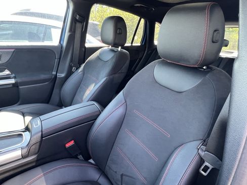 Used 2025 Mercedes-Benz GLA 250 4MATIC image 16