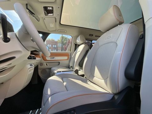 New 2025 Volkswagen ID. Buzz 1st Edition image 9