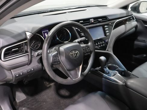 Used 2018 Toyota Camry LE FWD image 14
