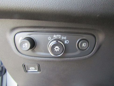 Used 2024 GMC Terrain SLT image 22