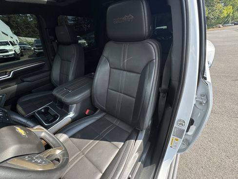 Used 2024 Chevrolet Silverado 3500 High Country w/ High Country Premium Package image 13